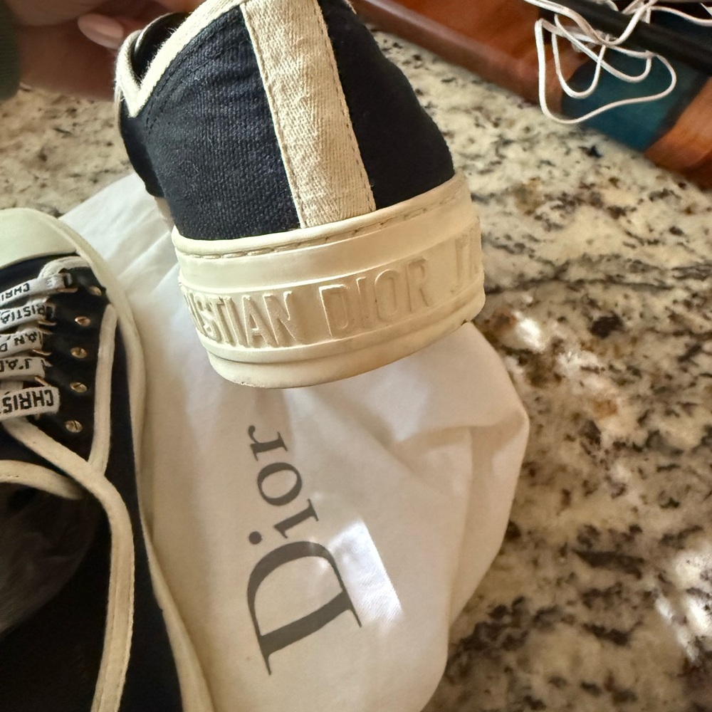 Trade for Suzy Walk’n’Dior sneakers - Picture 12 of 13